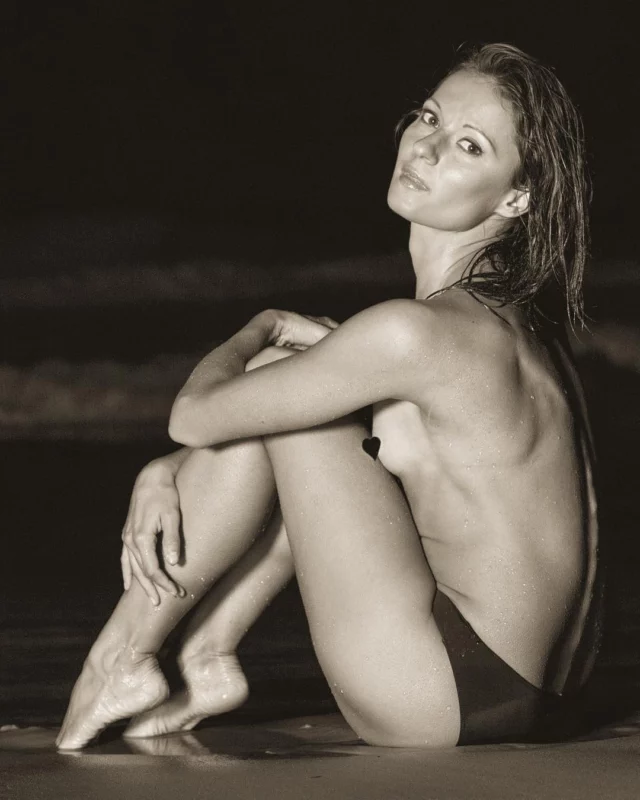 #photooftheday #fashionphotography #fashion #photoshoot #blackandwhite #beachatnight #bikini #australia #model Dayna #makeupartist @kerriejanebaileymakeup #fitchick #beachwear #greattimes #lovemyjob