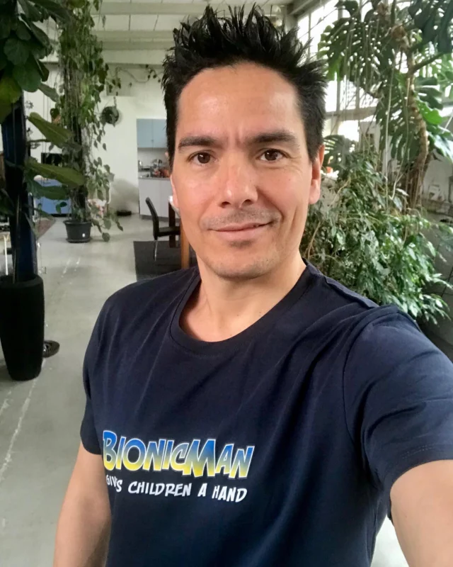 I am the proud owner of the first T-shirt that Michel Fornasier aka “Bionicman” is offering to support an amazing charity. He is the champion of Give Children, a Hand. Since mid-2016, his charity has been producing customised hand prostheses for children together with doctors, designers and owners of 3D printers. Let’s support his foundation with a 39 francs donation and get your t-shirt deliver to your home. Let’s make a difference together. Thanks Michel!

You can learn about  his foundation at:
https://bionicman-official.com  #charity #charitywork #tshirt #tshirtdesign #switzerland #united
